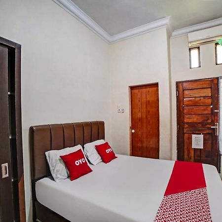 OYO 90751 Graha Sei Batugingging Hotel Medan Bagian luar foto