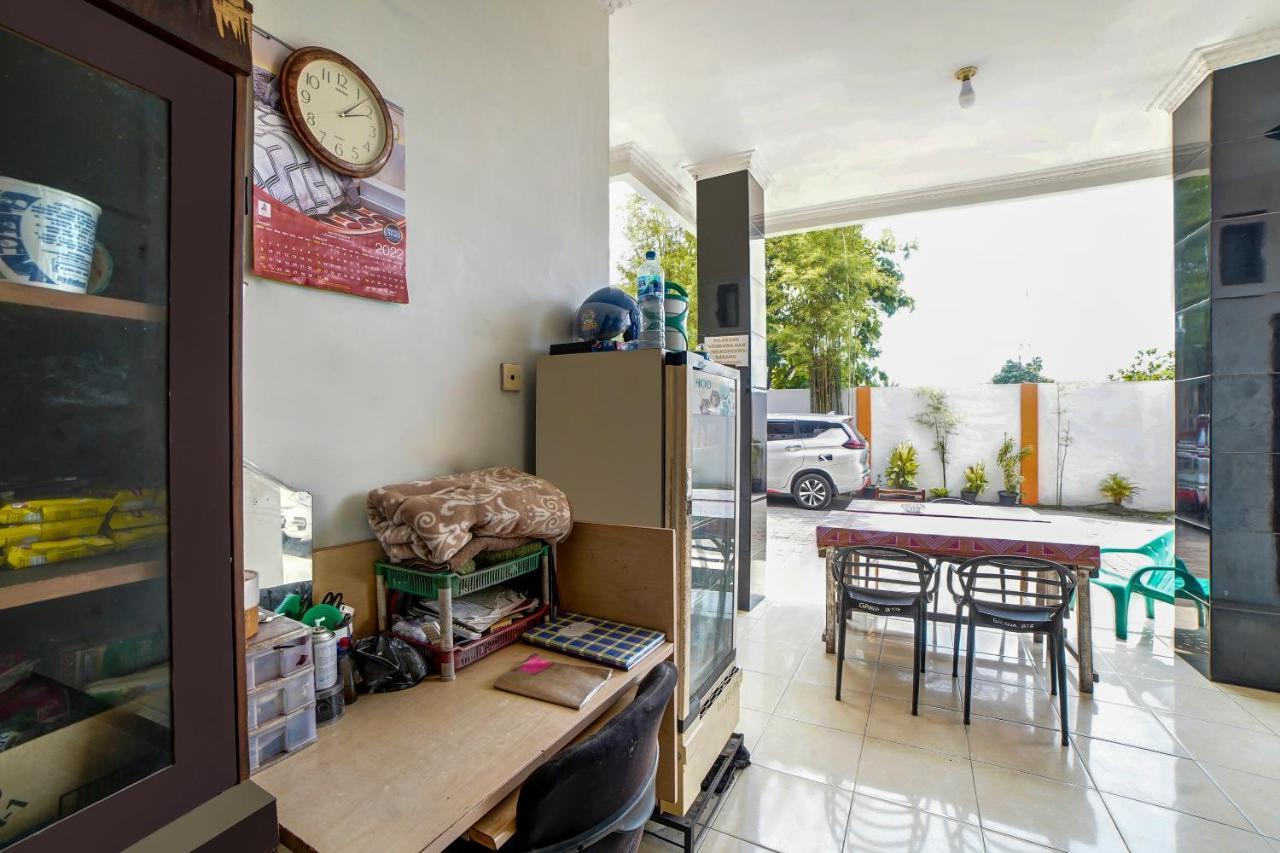 OYO 90751 Graha Sei Batugingging Hotel Medan Bagian luar foto