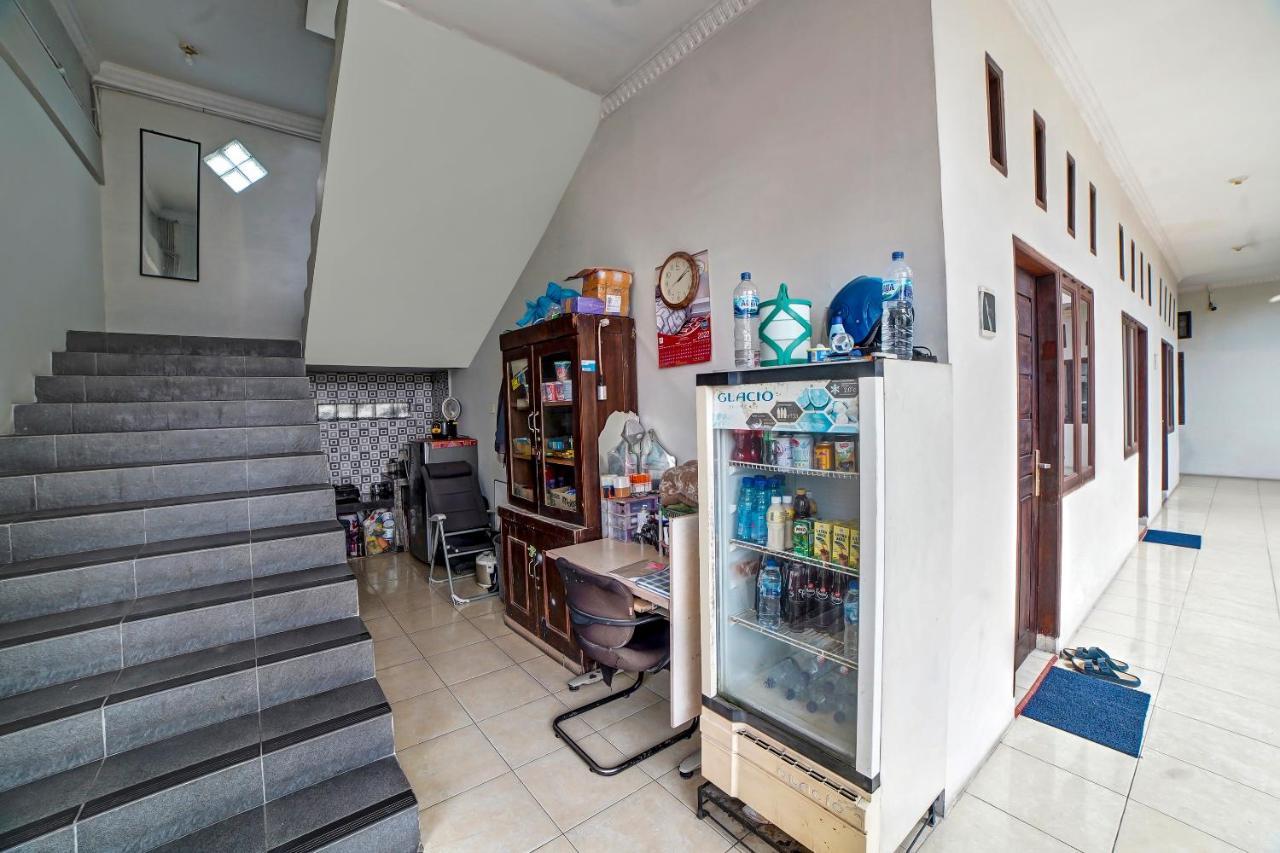 OYO 90751 Graha Sei Batugingging Hotel Medan Bagian luar foto