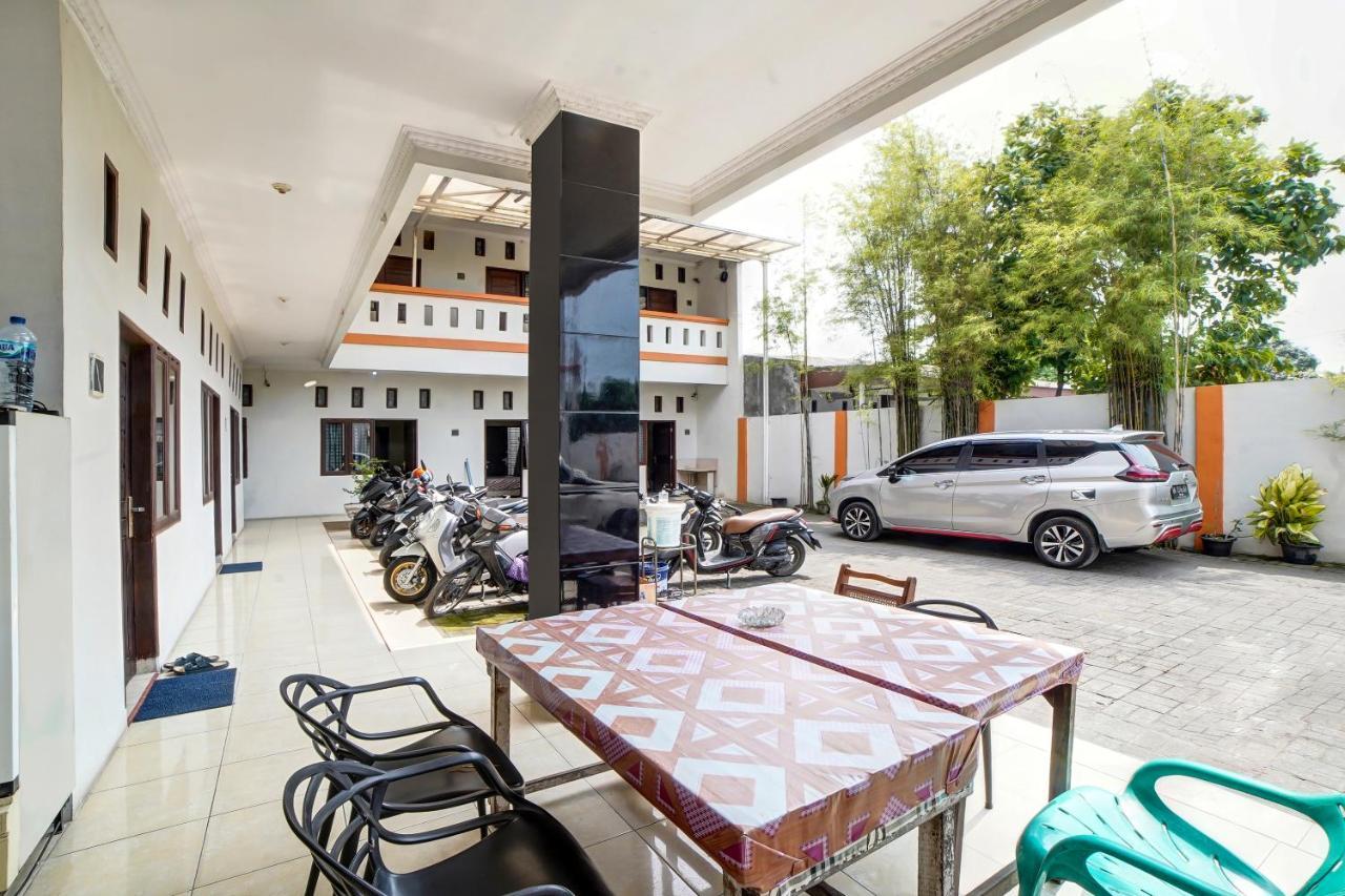OYO 90751 Graha Sei Batugingging Hotel Medan Bagian luar foto