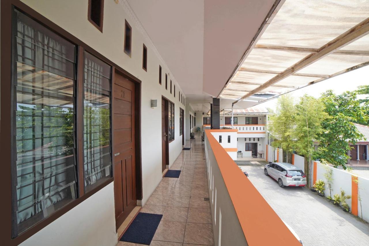 OYO 90751 Graha Sei Batugingging Hotel Medan Bagian luar foto
