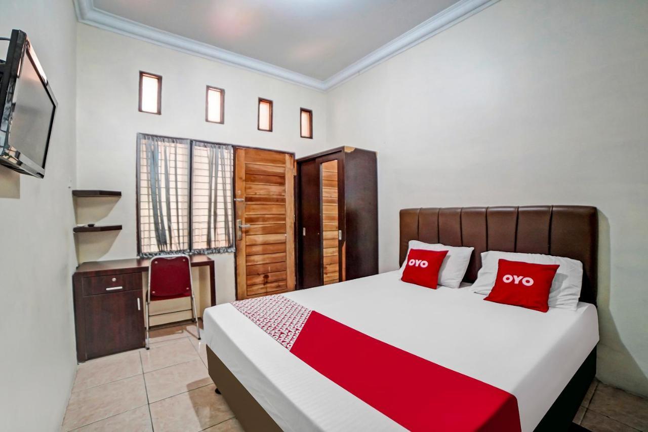 OYO 90751 Graha Sei Batugingging Hotel Medan Bagian luar foto