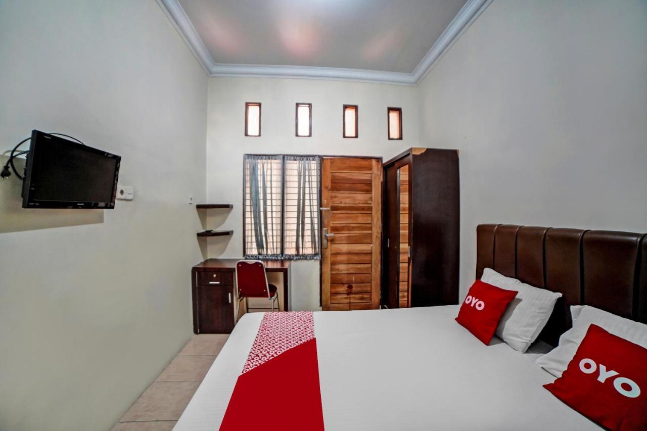 OYO 90751 Graha Sei Batugingging Hotel Medan Bagian luar foto